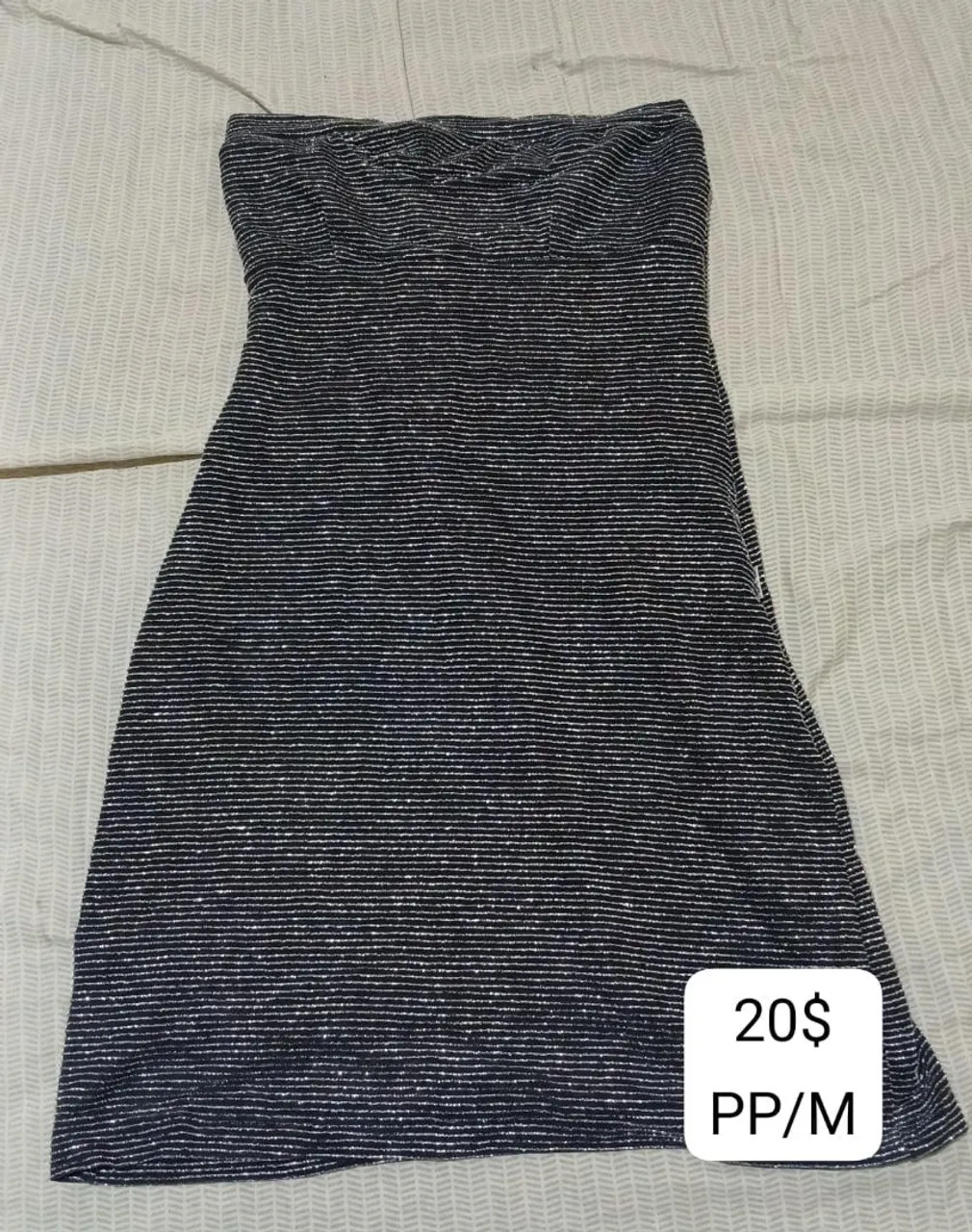 Vestido preto com glitter