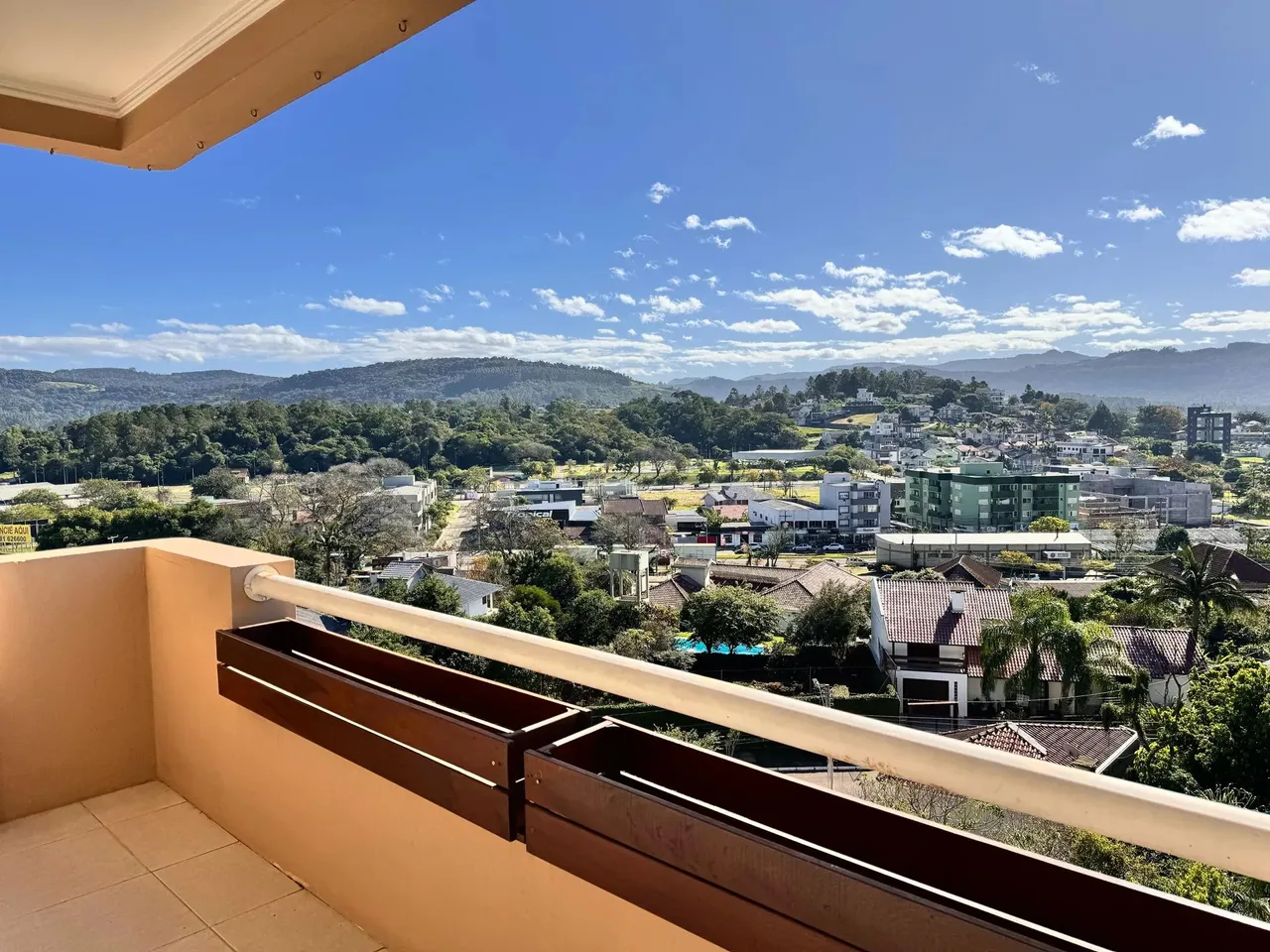 Apartamento completamente mobiliado, com ótima vista