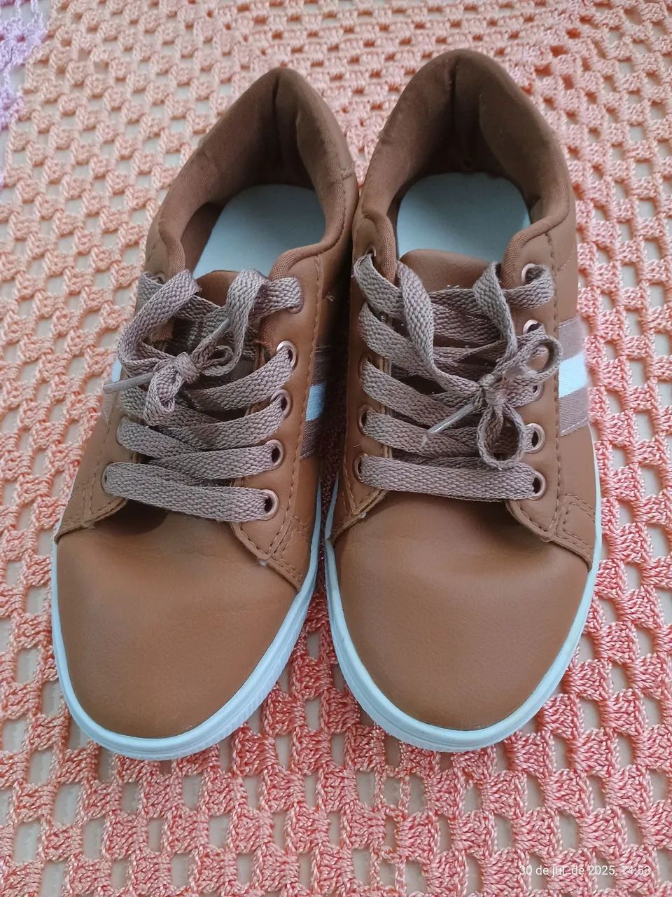 Tênis Caramelo Estiloso Num 34