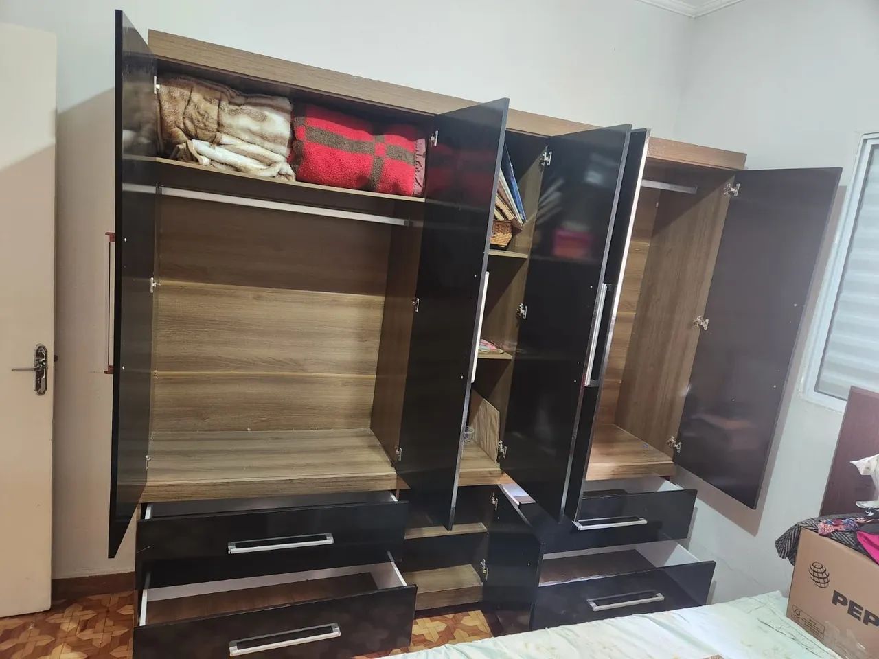 Guarda roupa 5 portas - Foto 2