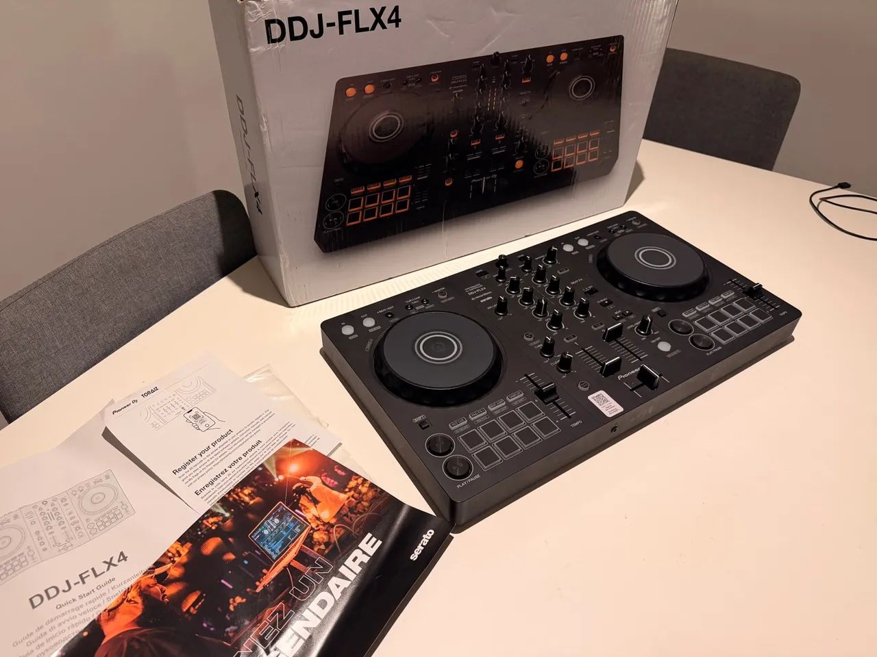 DDJ FLX4 na caixa original - Foto 3