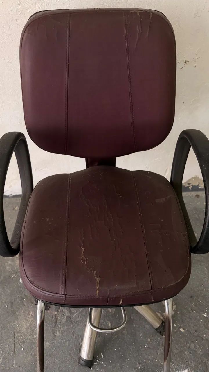 Vendo Cadeira Hidráulica Profissional para Salão - Funcionando - Foto 5