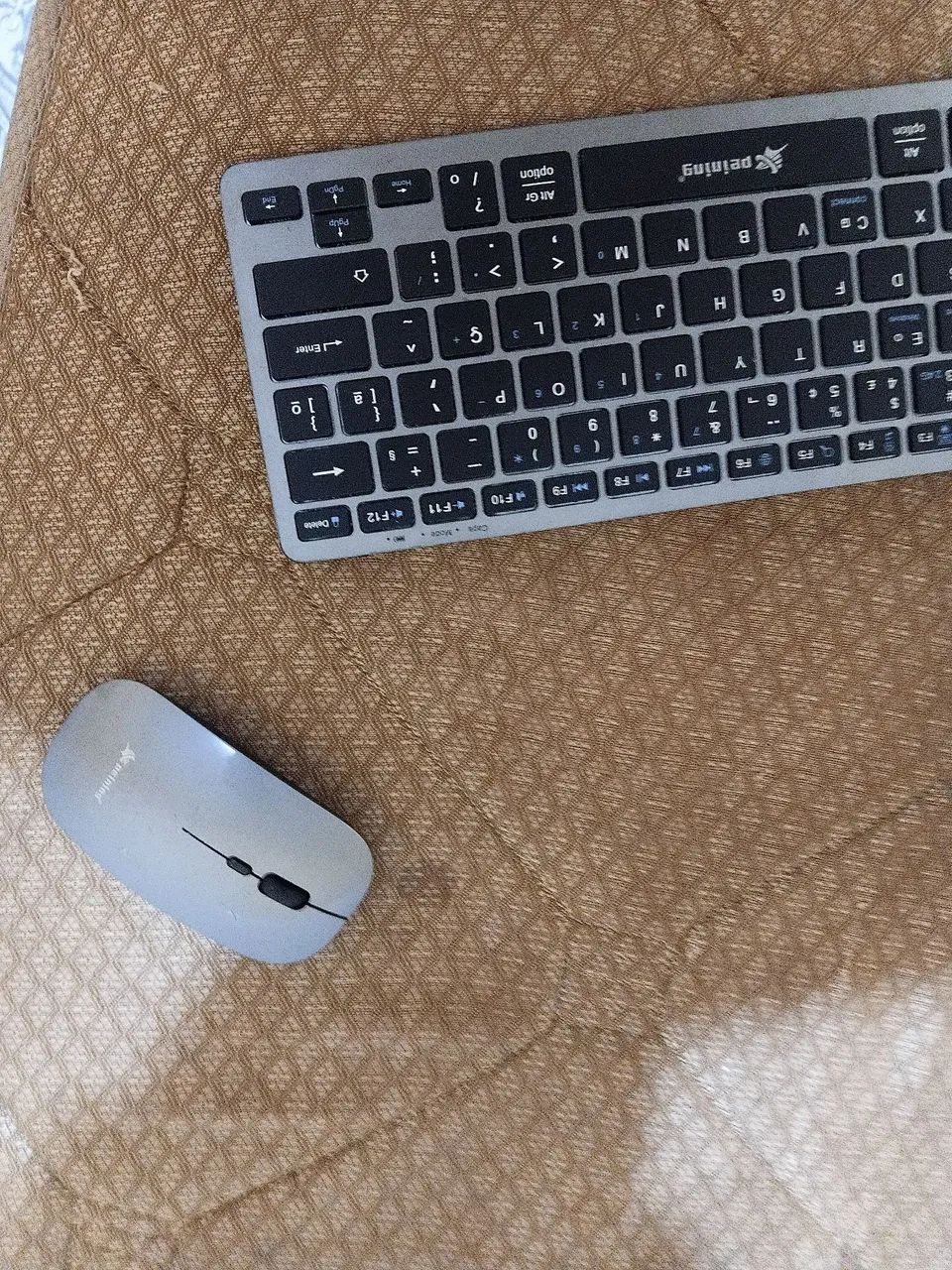 Teclado e mouse Bluetooth 