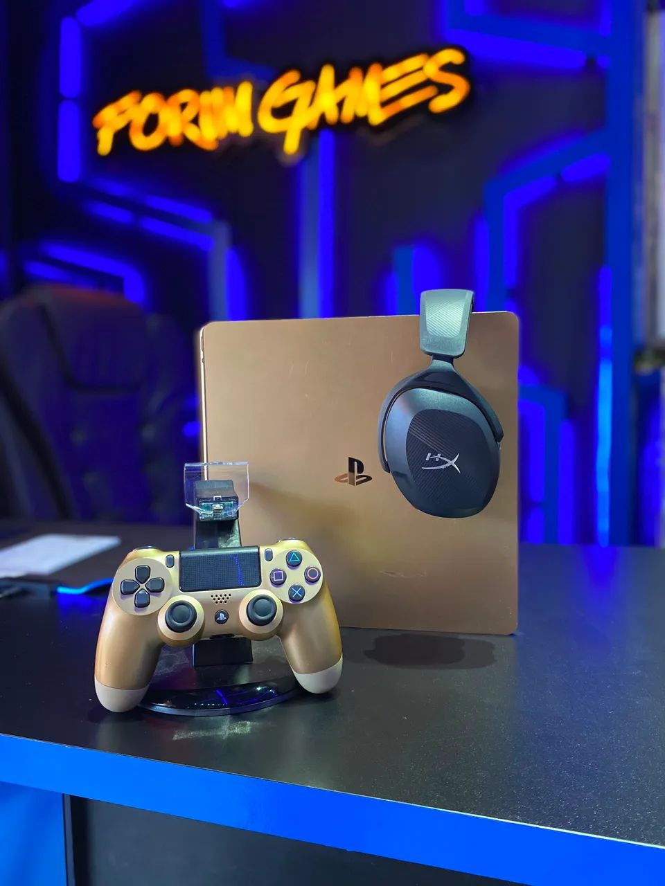 PlayStation 4 dourado 