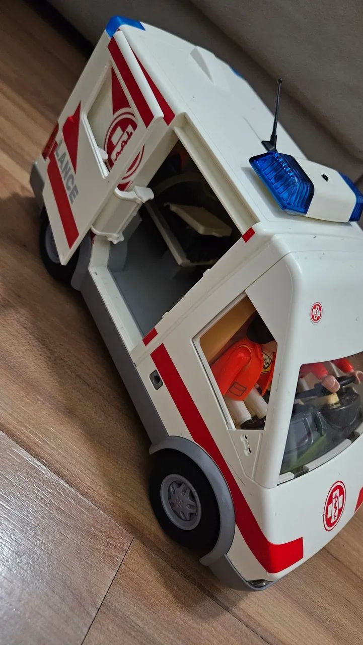 Playmobil Ambulância  - Foto 2