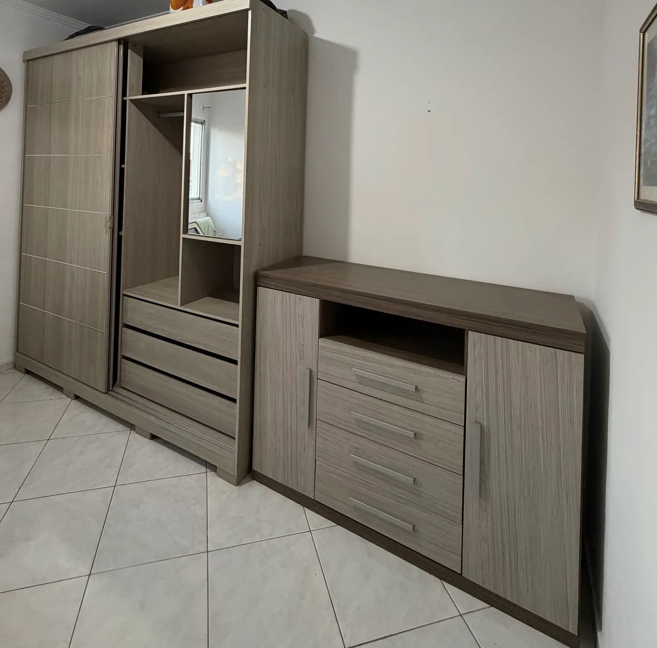 Guarda roupa e cômoda 