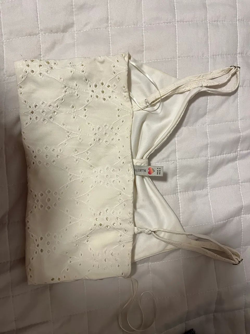 Top off white, com detalhes - Foto 2