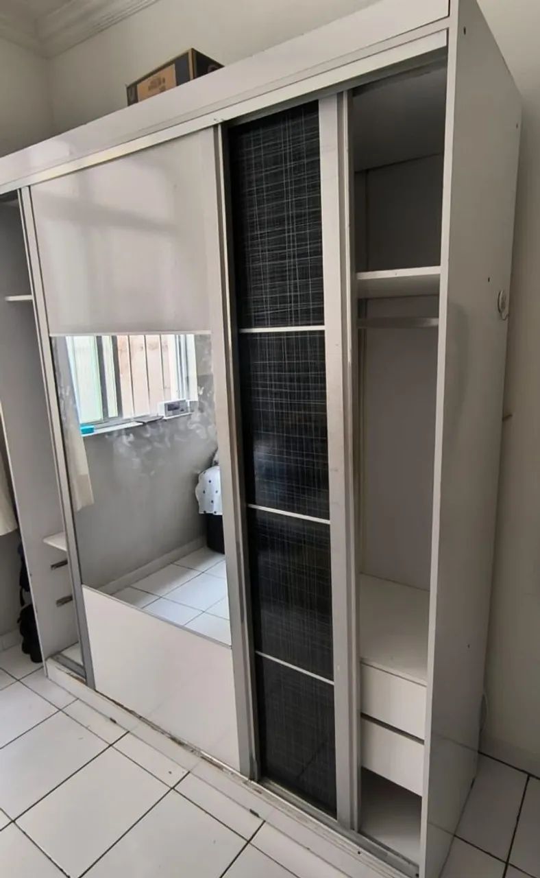 Guarda-roupa solteiro 