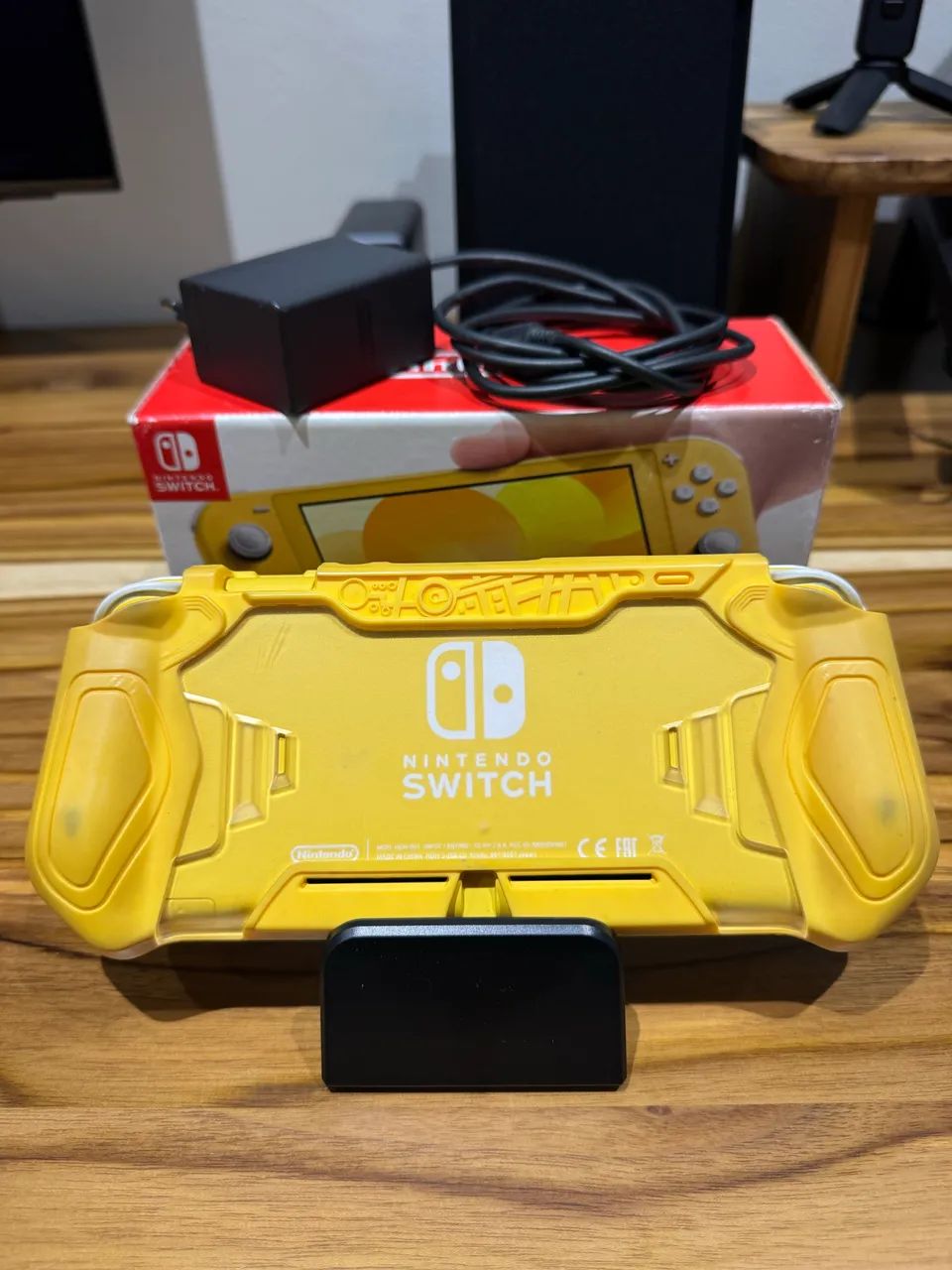 Nintendo Switch Lite lindo! - Consoles de Vídeo Game - Encantado