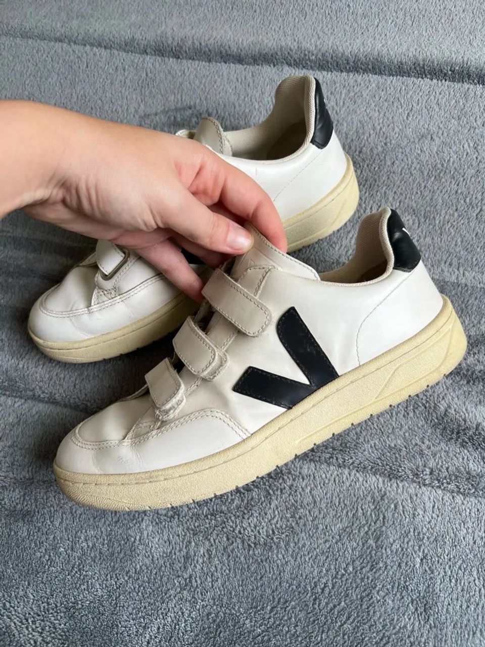Tênis Vert com Velcro 37 - Branco e Preto