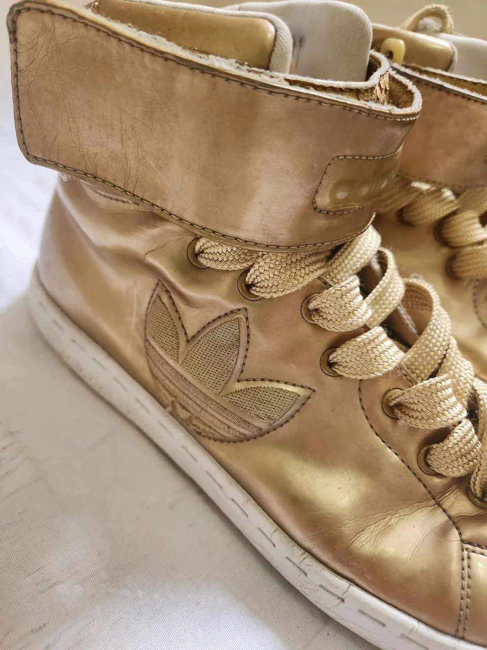 Tênis Adidas original Dourado<br>L 1,33  - Foto 3