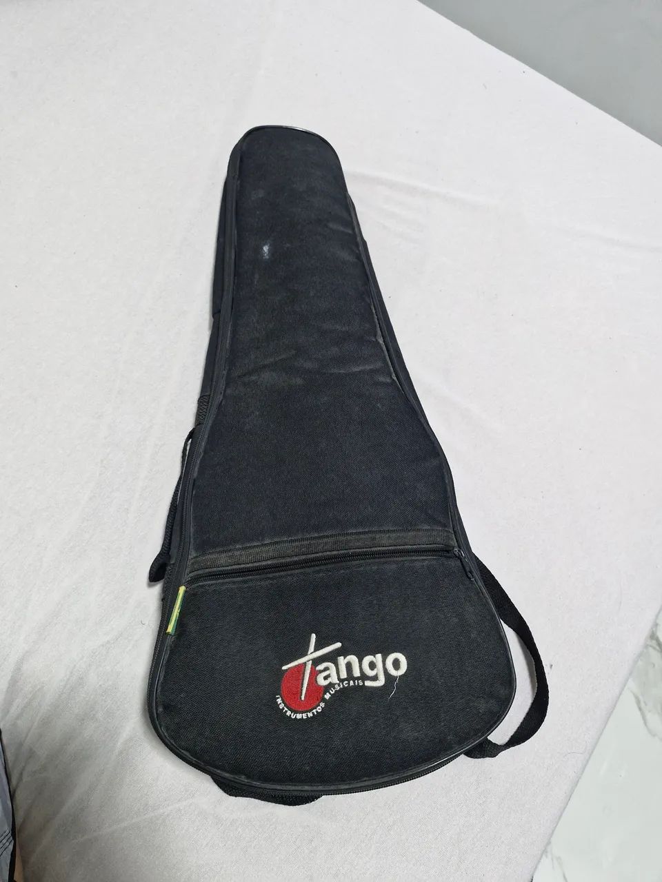 Ukulele com peças
