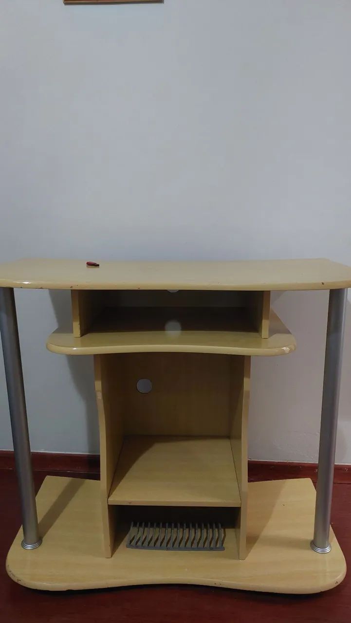 Rack para sala/TV com suporte para CDs