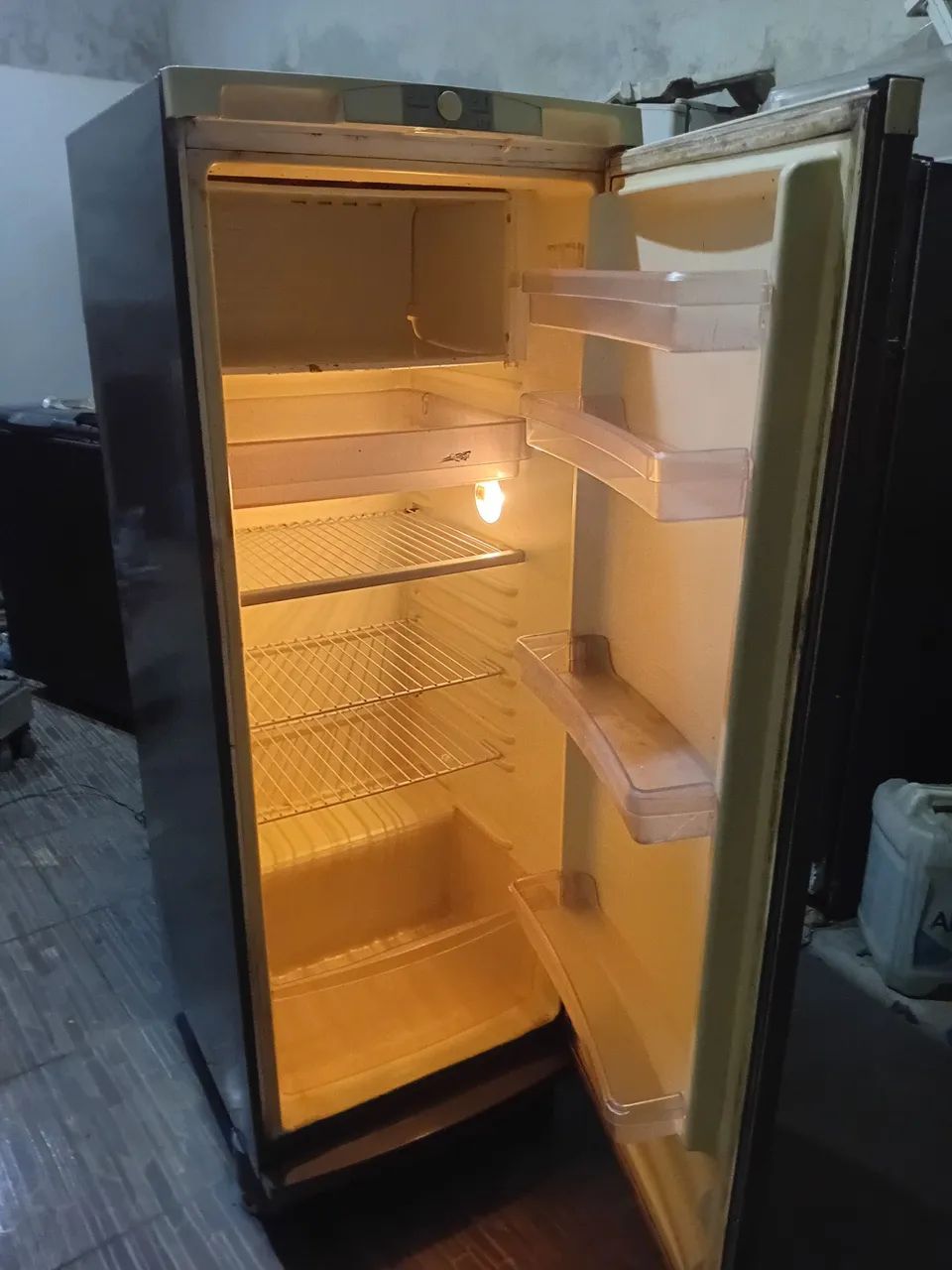 Geladeira Continental 