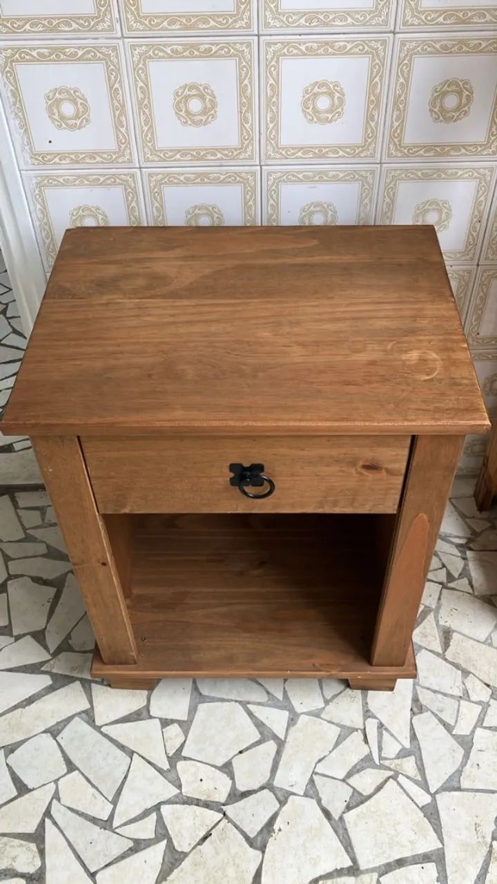 mesa cabeceira madeira rústica