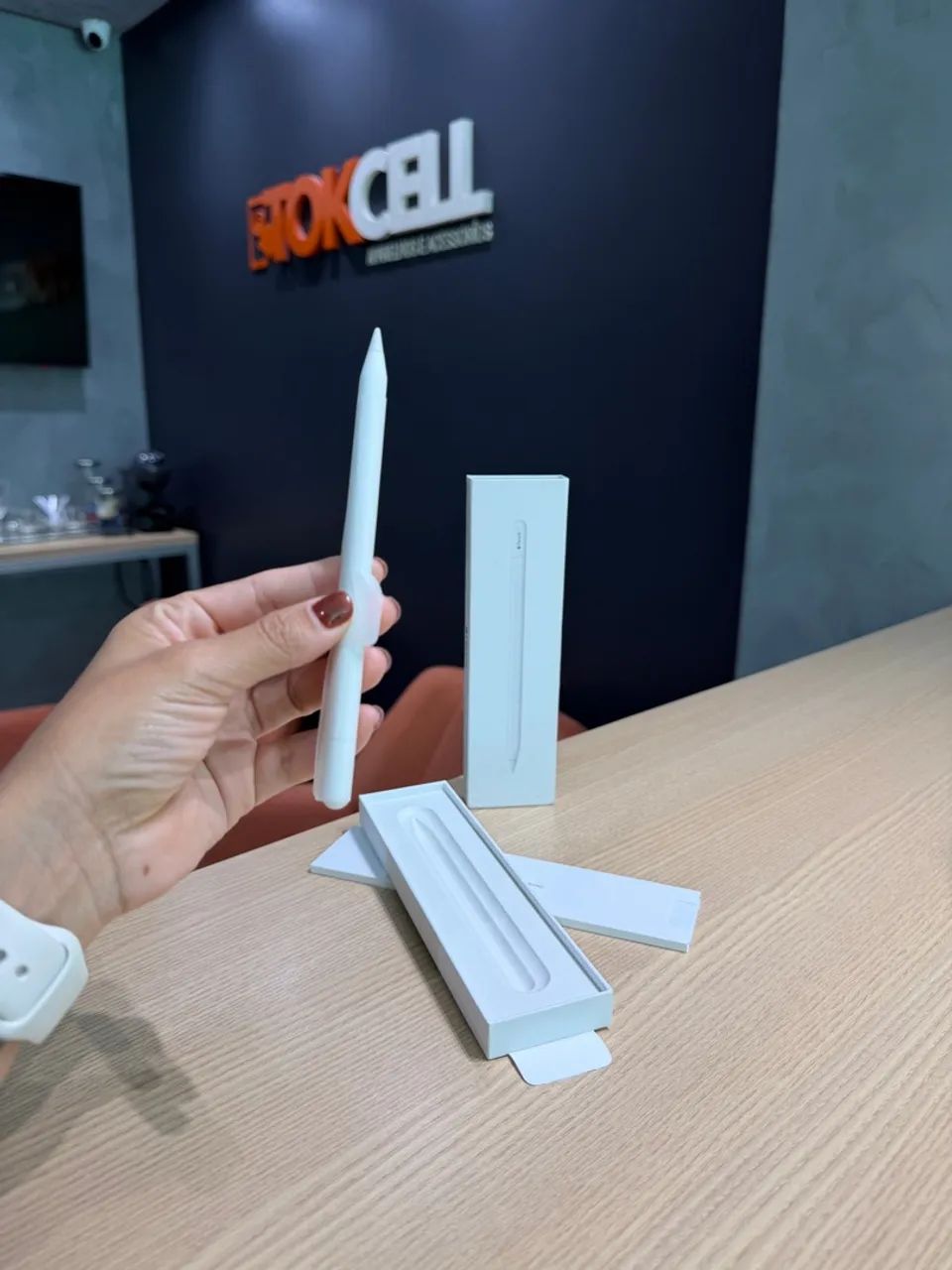 Apple Pencil USBC Nova Sem Uso Garantia Apple até Maio 2027 Com Caixa - Foto 2