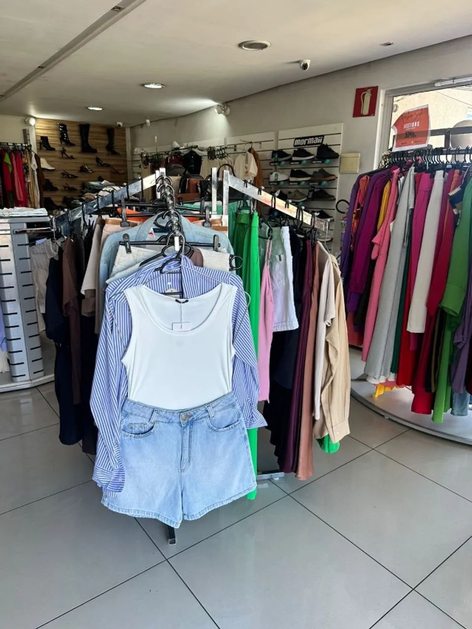 Loja de calçados e roupas - Foto 9