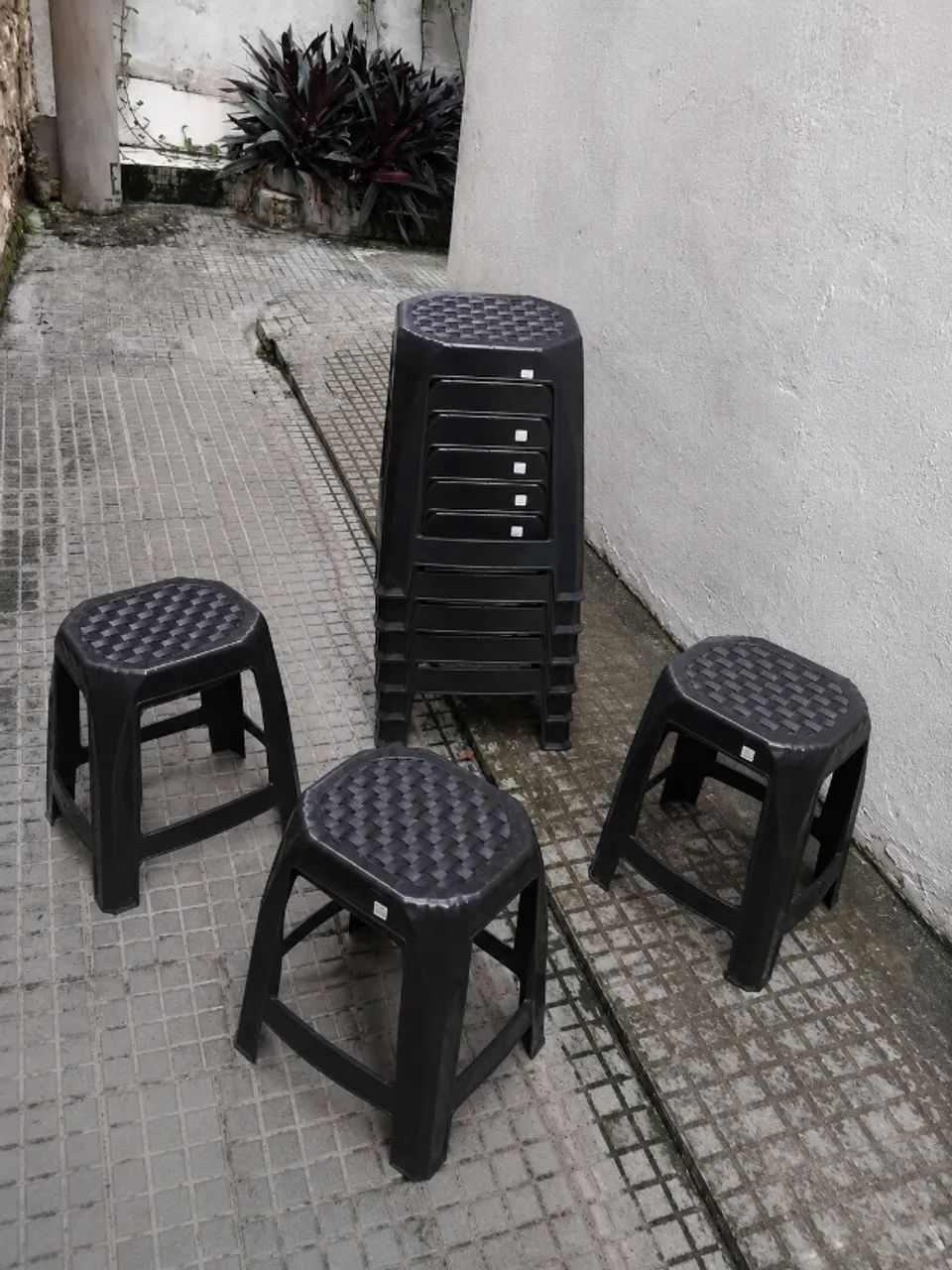 banquetas bancos plásticos (pretos)