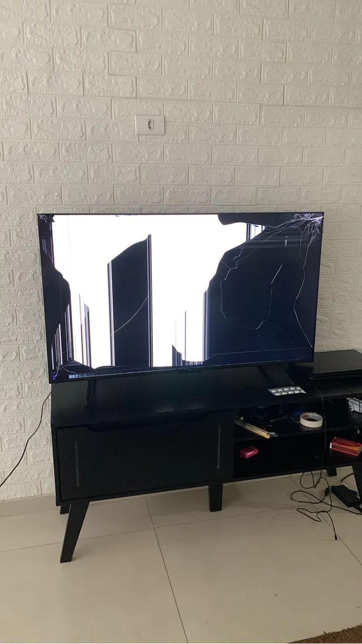 Tv TCL 50 polegadas para aproveitamento de peças  - Foto 2