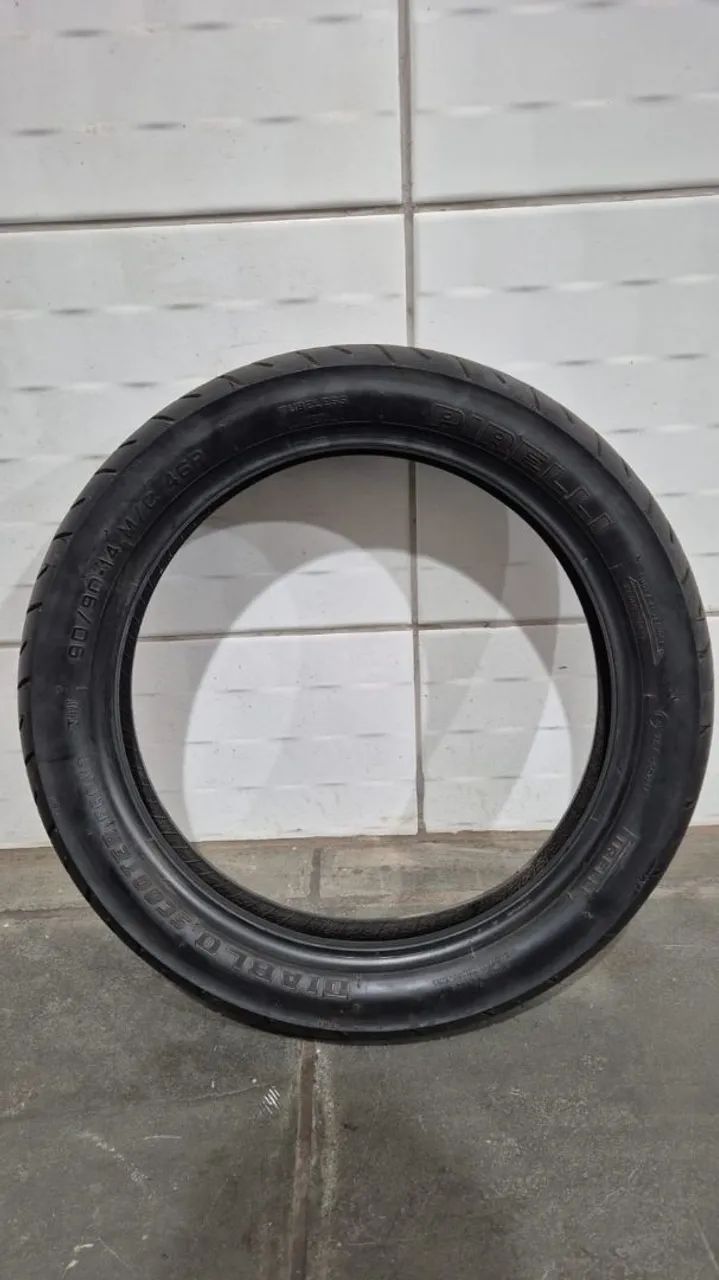 Pneu pirelli 