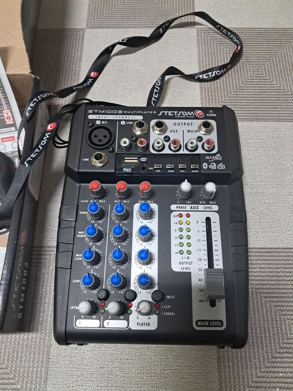 Mesa de som Stetsom STM 1003