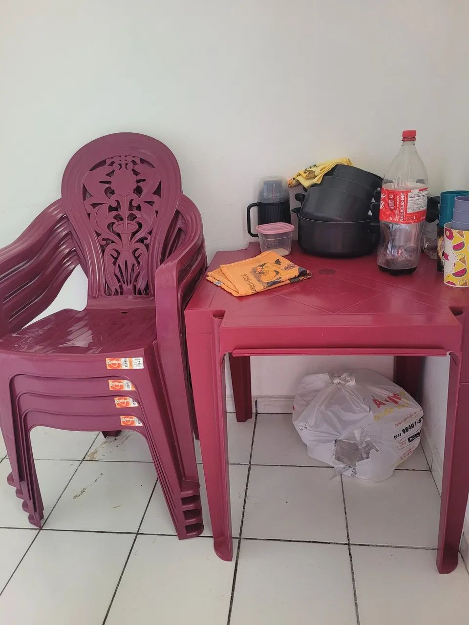 Um jogo de cadeira cm mesa - Foto 3