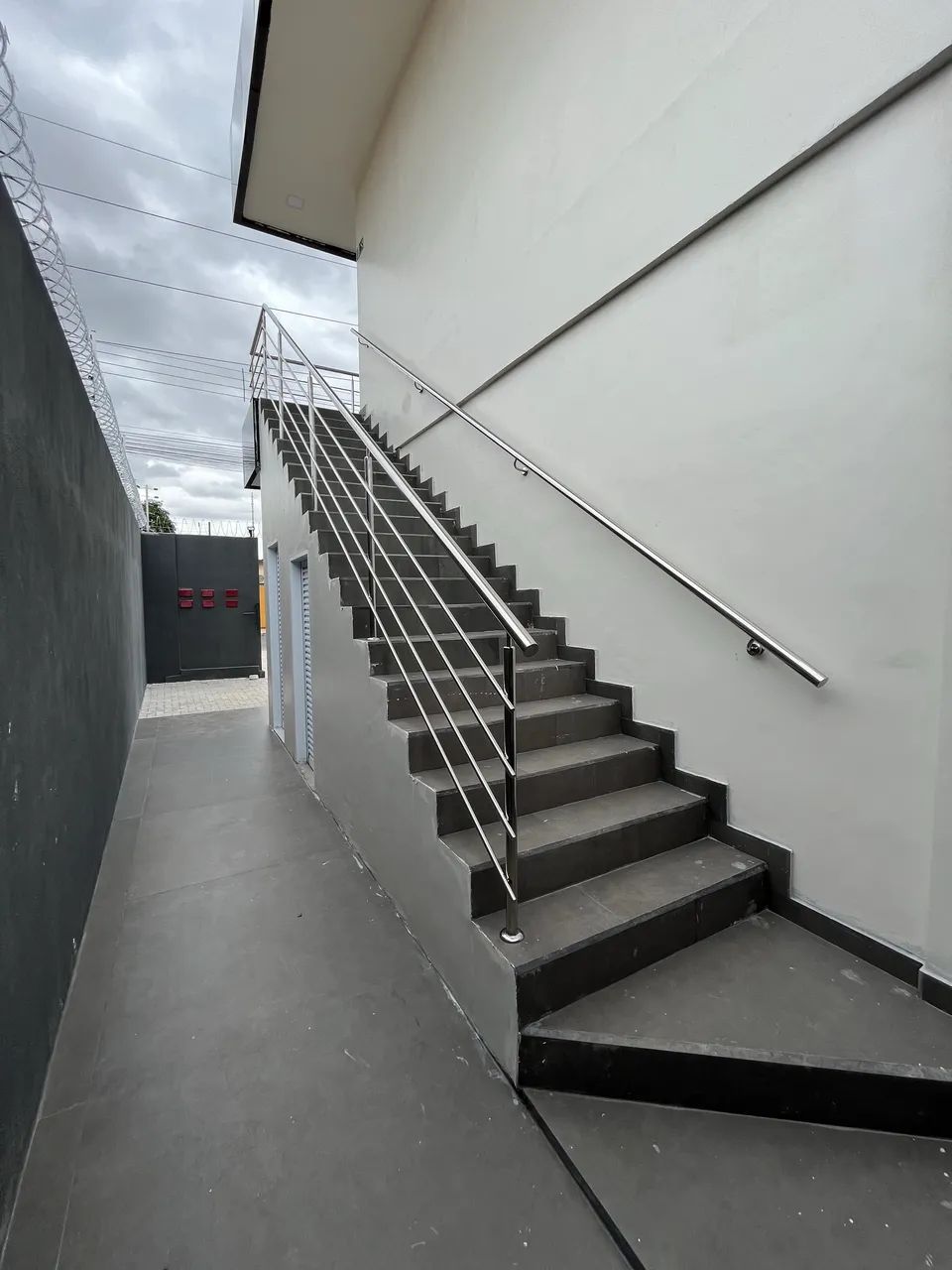 Aluga-se sala comercial no bairro Cidade Satélite. - Foto 2