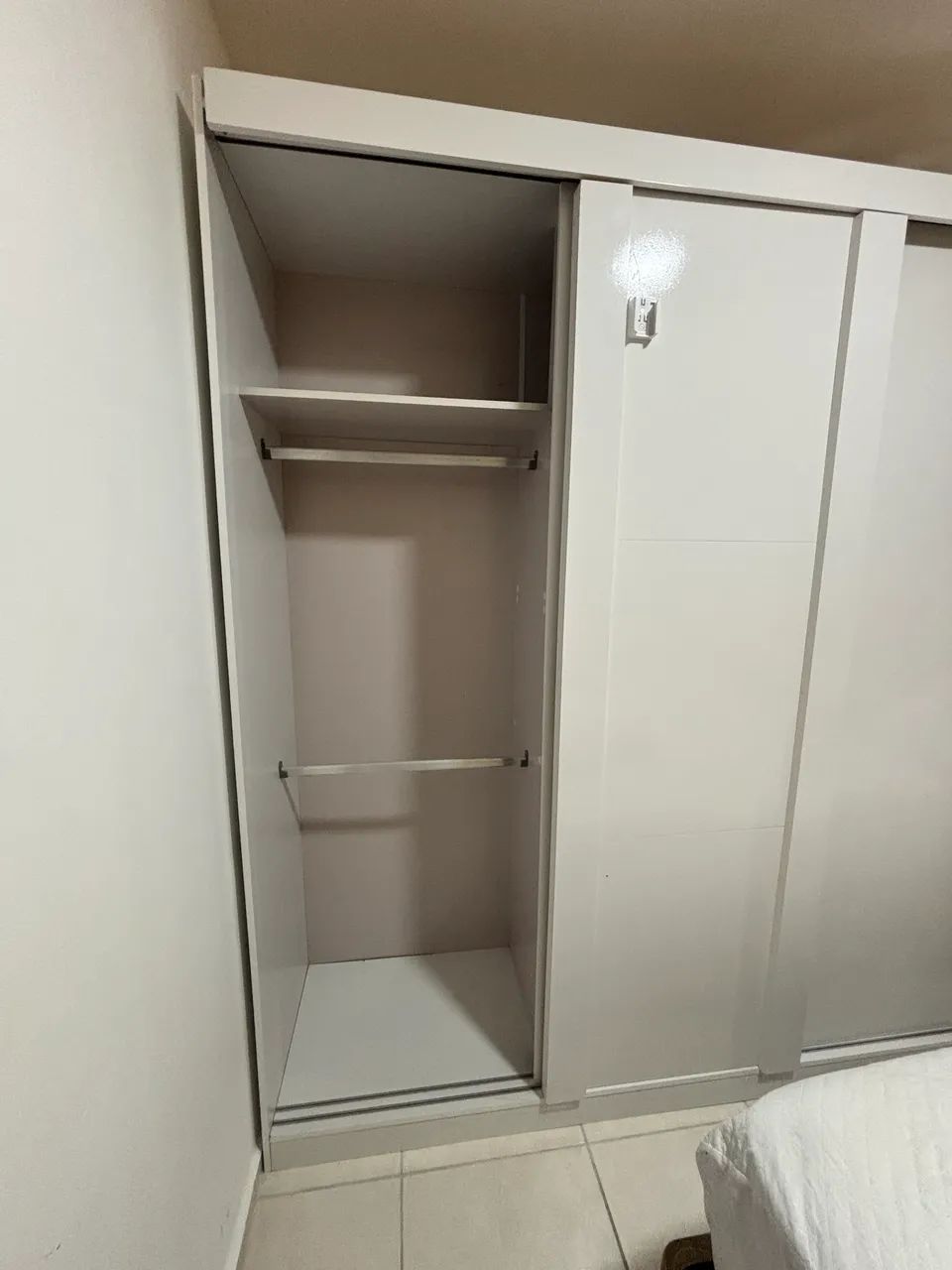 Guarda-roupa 3 portas de correr