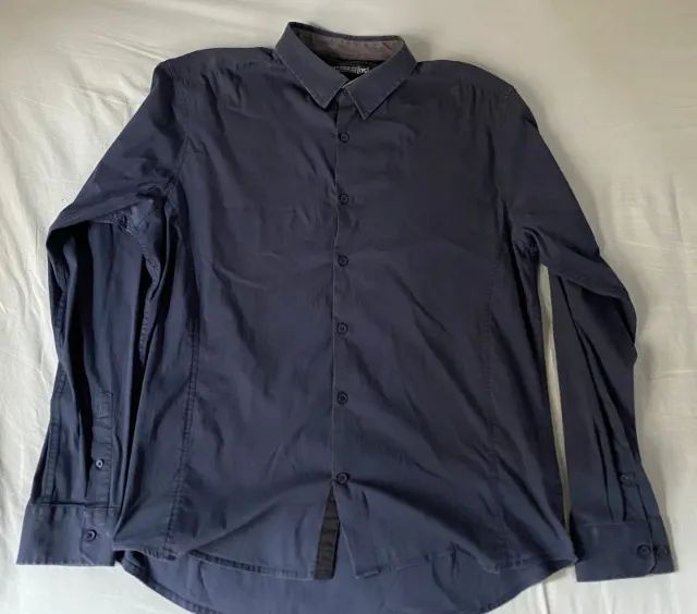 Camisas Sociais Azul e Preta