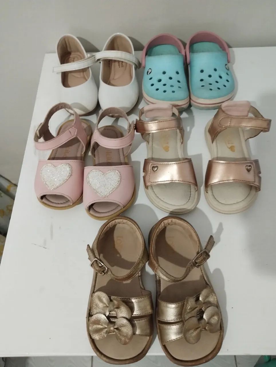 Lote de sapatos de menina