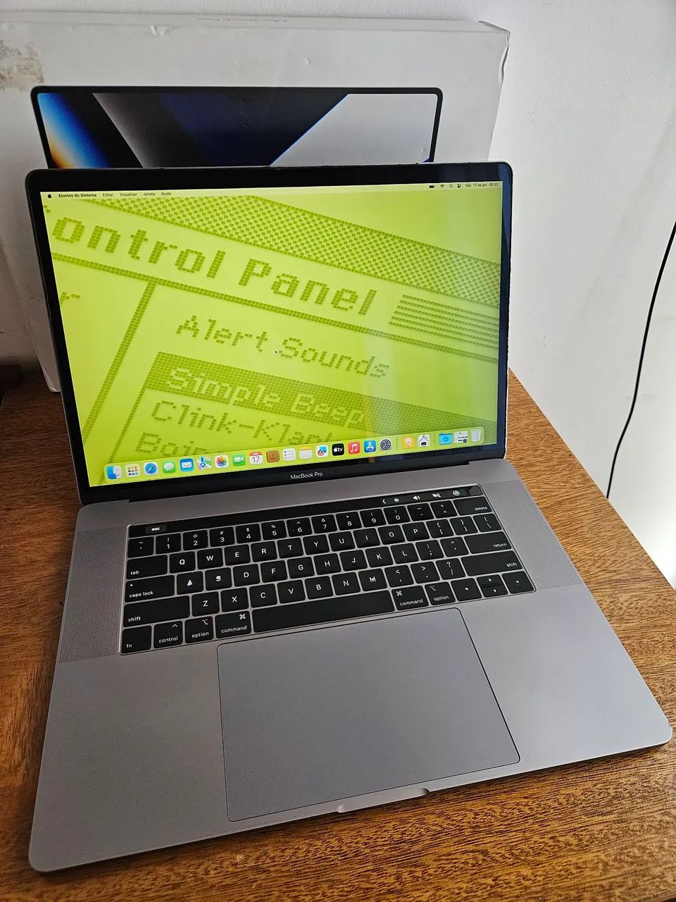 MacBook pro 2018! Tela 15.4 pol ! Intel core i7! 16gb ram e Placa