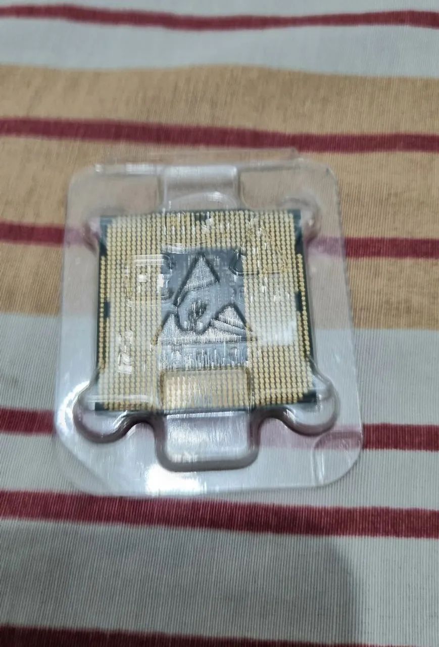 Processador Intel core i5. 7400T SR332 2.40GHZ  7ª geração <br>I5-7400t<br>SR332 2.40GHZ - Foto 2