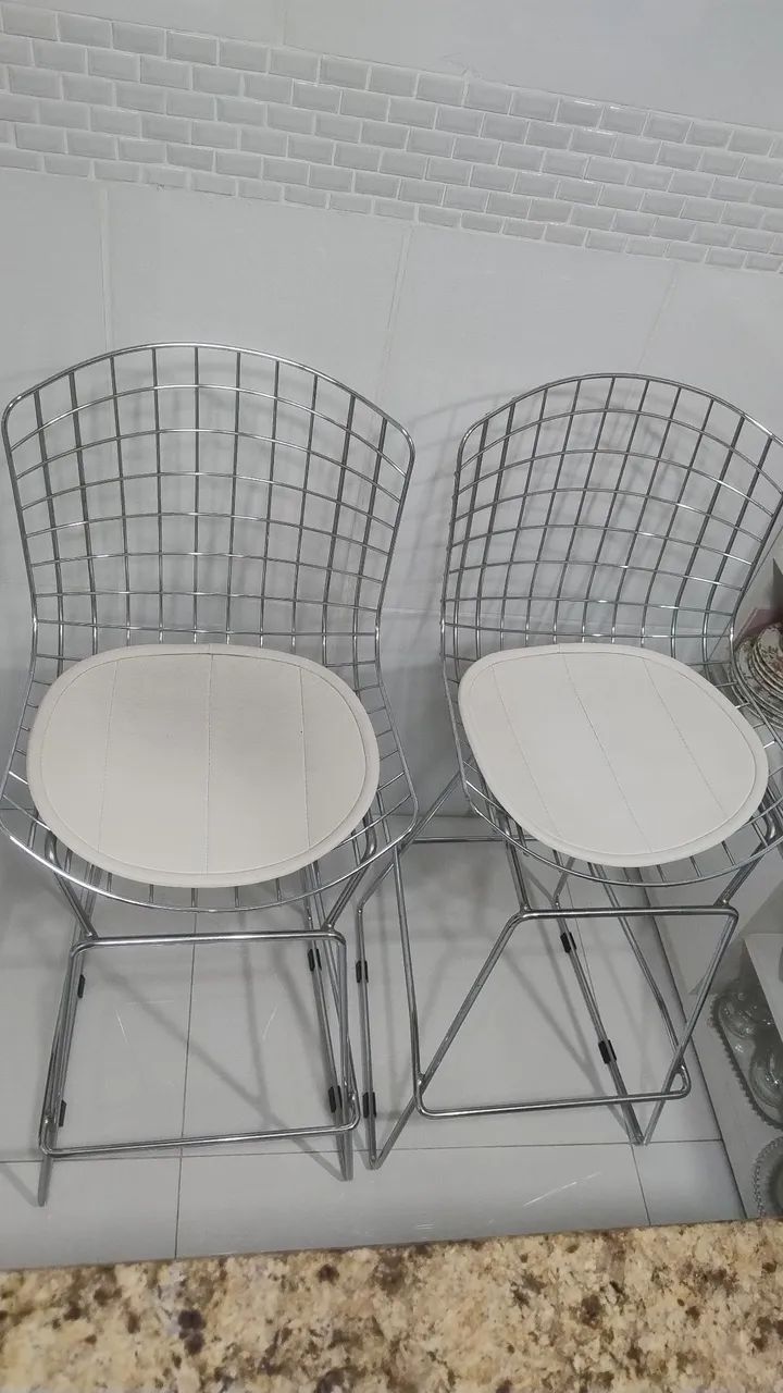 2 banquetas alta lindas e pouco usada 