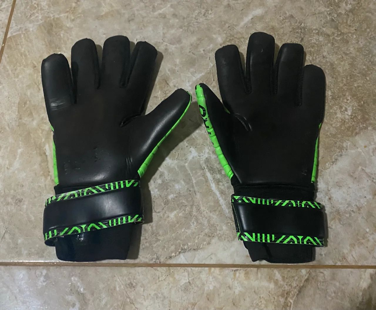 Luva de goleiro - Foto 2