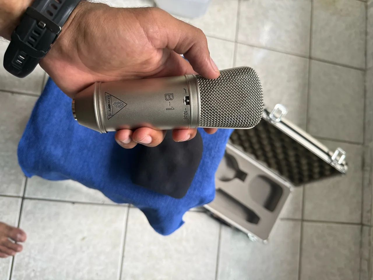 Microfone Condensador Behringer B-1 + Acessórios - Foto 4