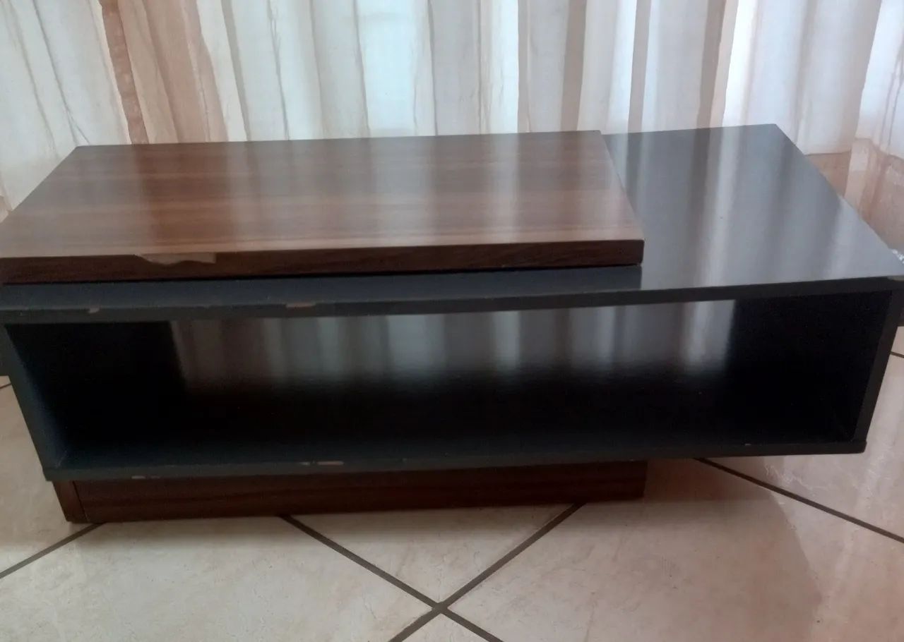 Vendo essa mesa de centro.