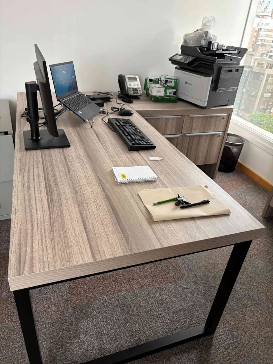 Mesa escritório/ escrivaninha  MDF 