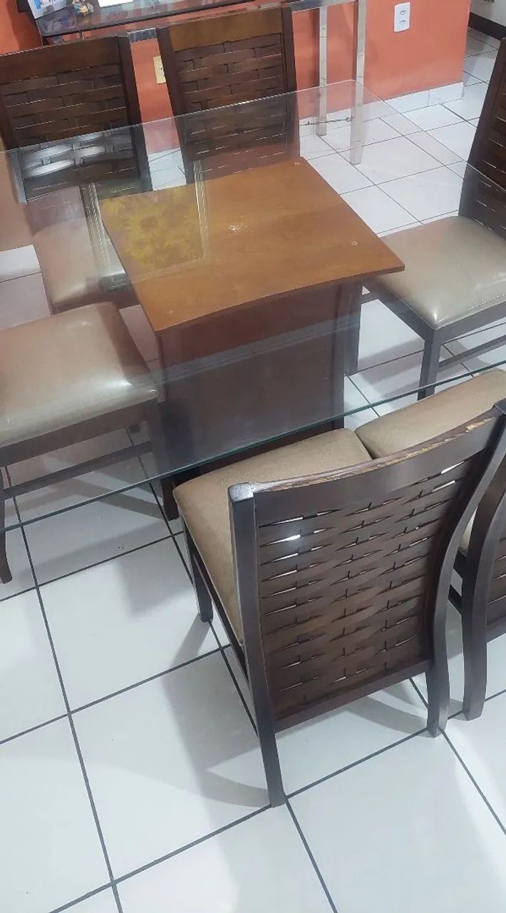 Mesa de jantar com 6 cadeiras