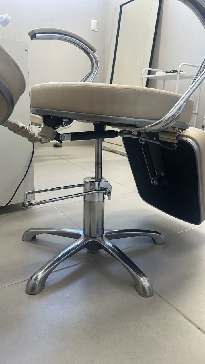 Cadeira Reclinável / Poltrona Estética + Mocho - Foto 4