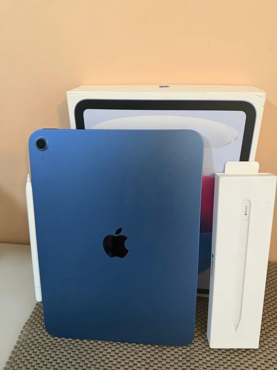 iPad A16 128GB Wi-Fi + Apple Pencil USB-C | Pouco uso | Com caixas