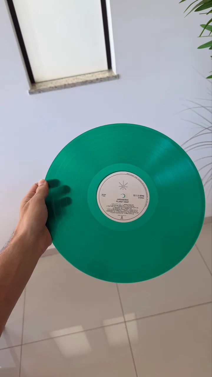 Disco de vinil verde LP Planet Help - Jardineiros - Noize (2022) - Foto 3