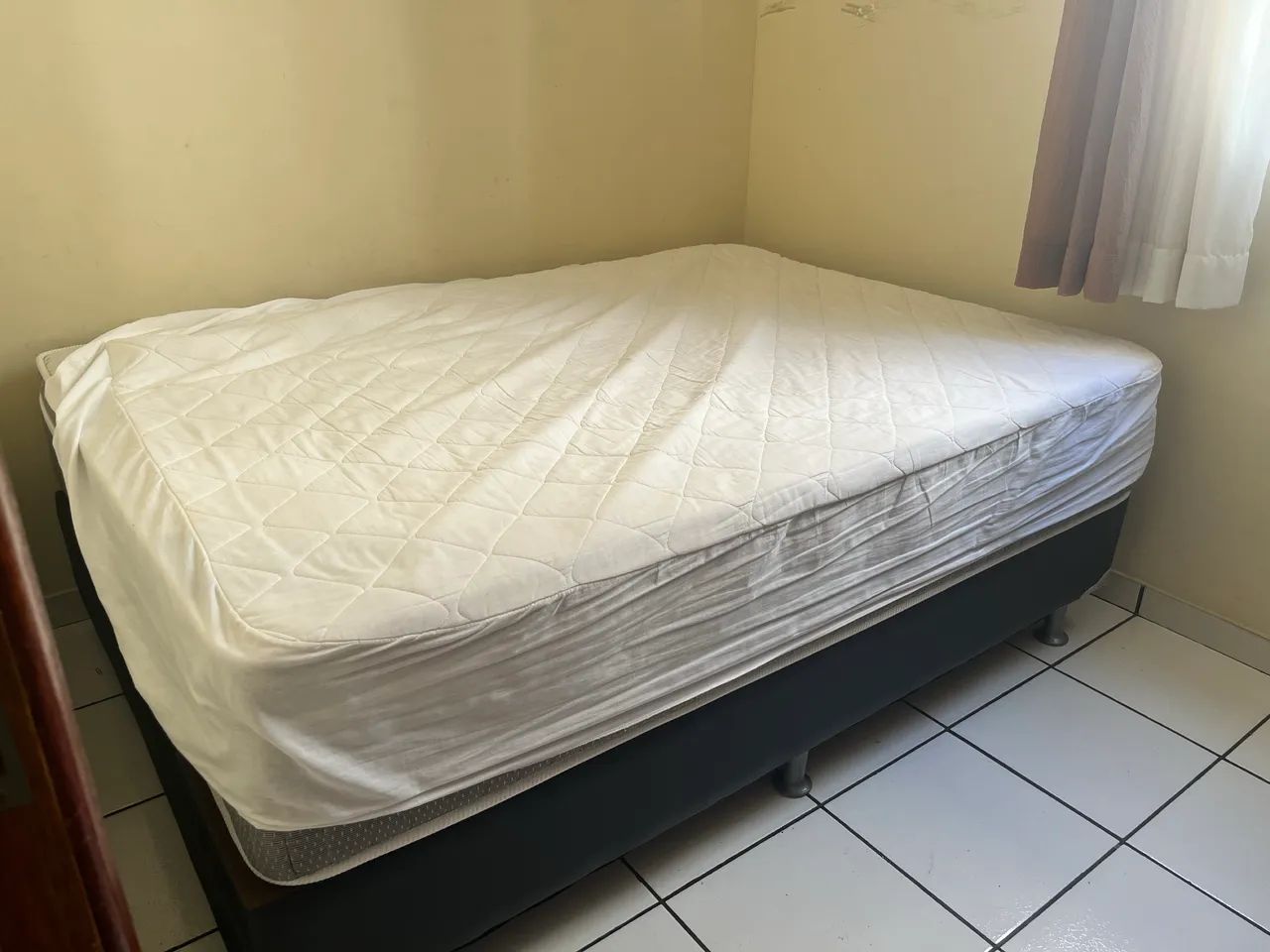 Cama box de casal 