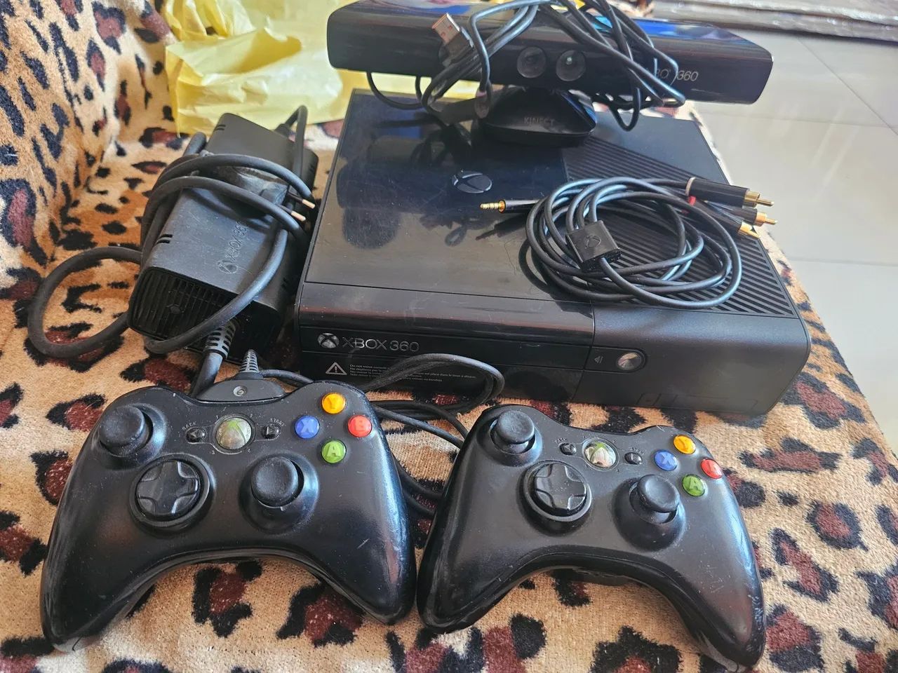Xbox 360 slim completo desbloqueado.
