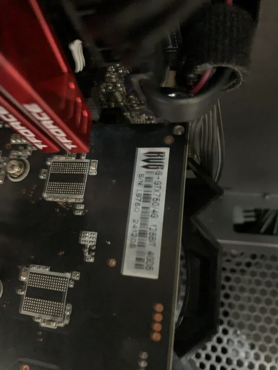 GTX 750 4GB Revenger  - Foto 2
