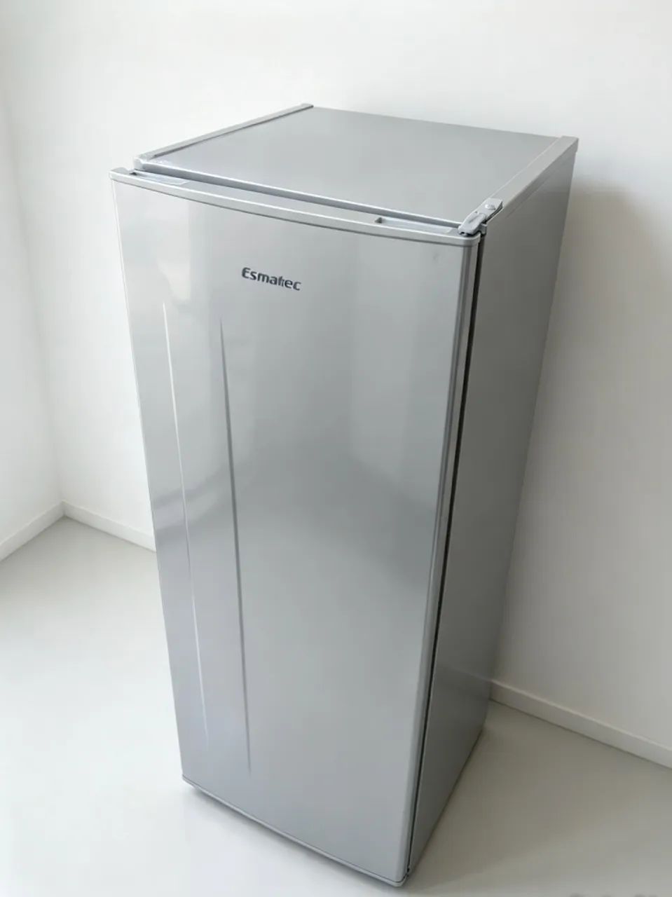 Geladeira Esmaltec 