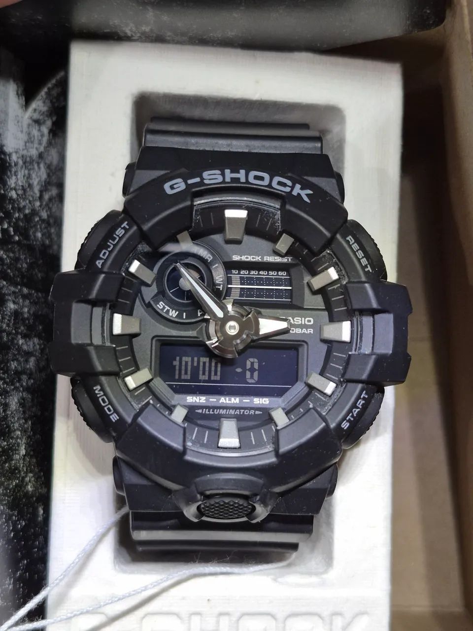 Relógio Casio G Shock 5522 - GA 700 , em perfeito estado, original!