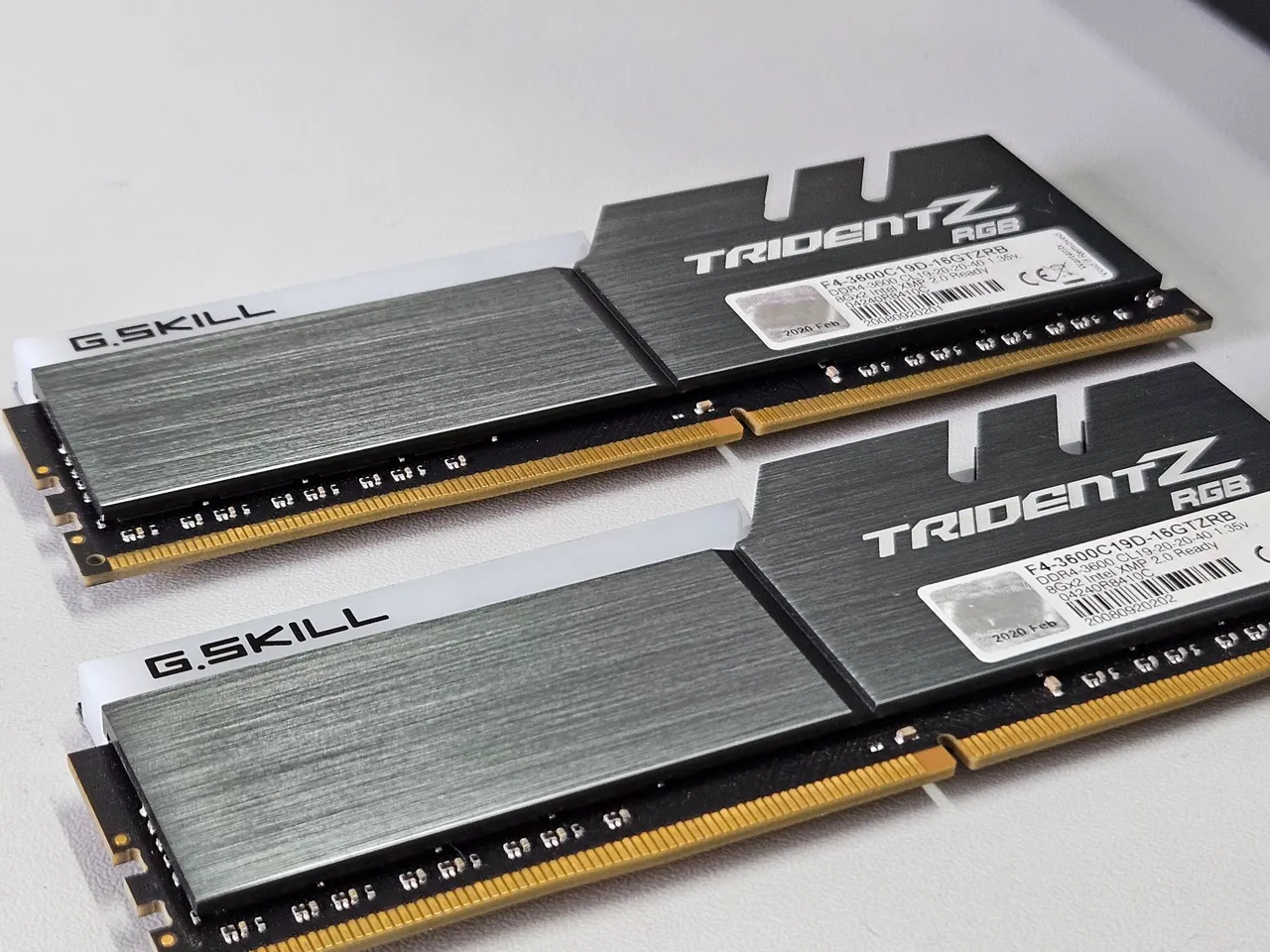 Memórias ram 16gb 3600mhz RGB (2x8) G Skill Trident Z (COM NF