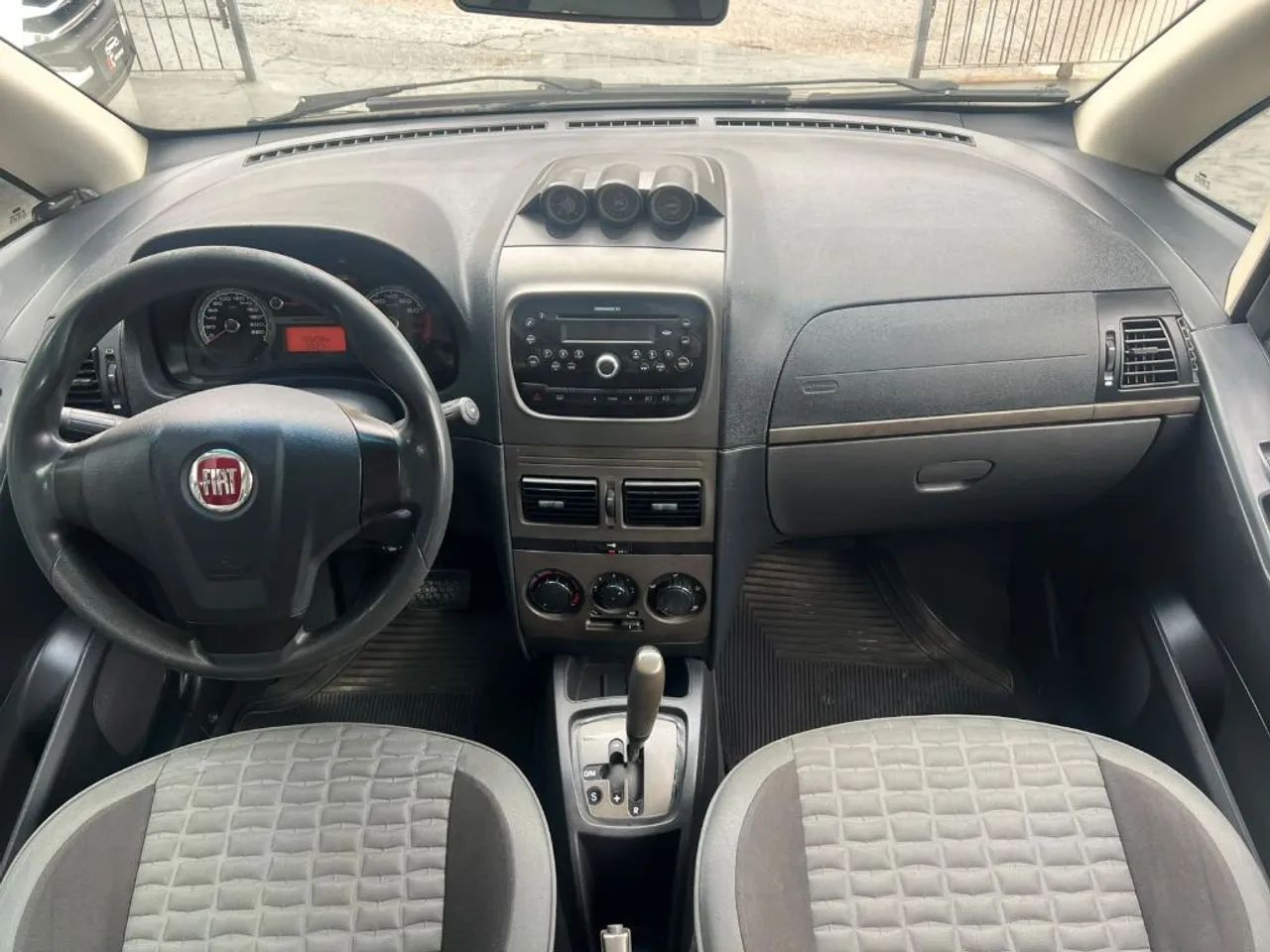 Fiat Idea Adv./ Adv.lock.dualogic 1.8 Flex 5P 2013 - Foto 5