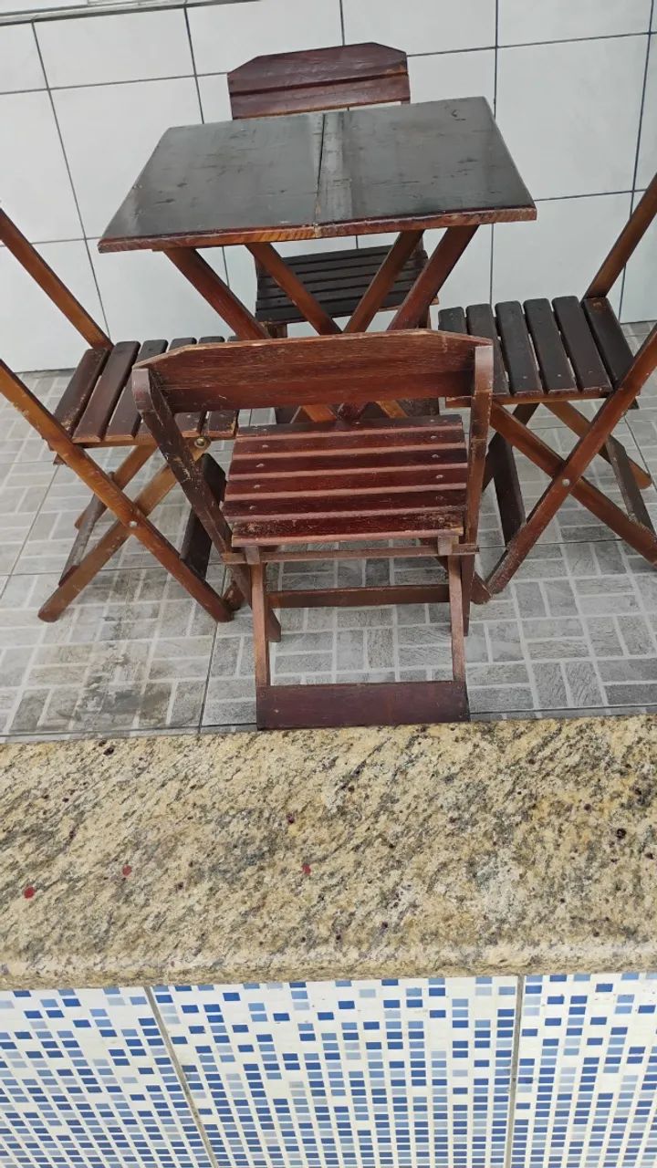  jogos de mesas 60x60 R$ 250,00 cada