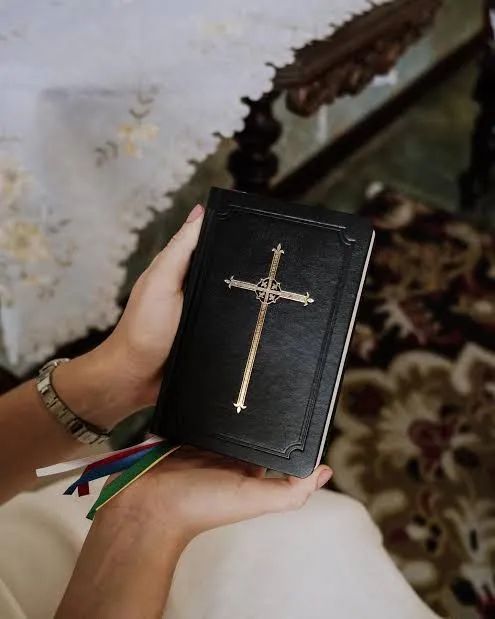 Devocionário Católico_Edição Adoremus  - Foto 2